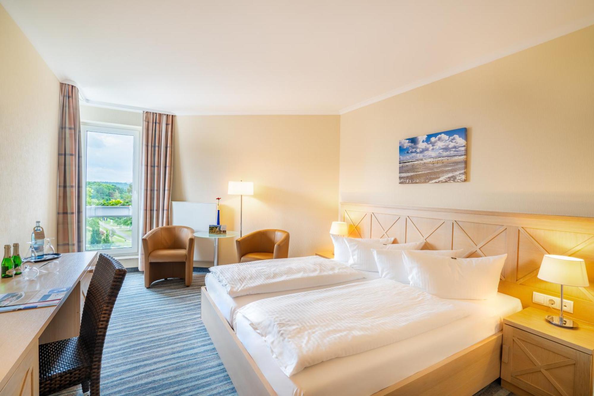 Strandhotel Seerose Kölpinsee Exteriör bild