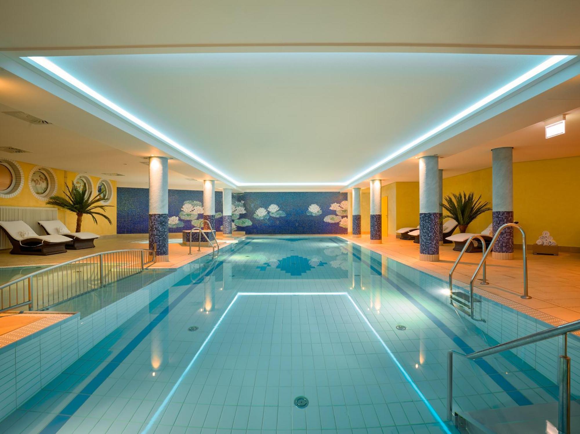 Strandhotel Seerose Kölpinsee Exteriör bild